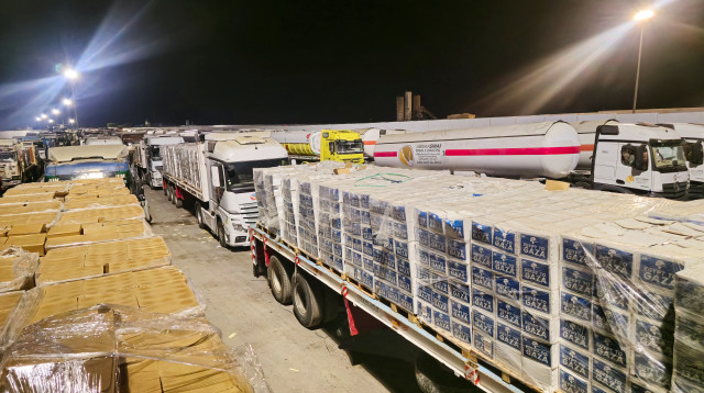 סיוע הומניטרי לעזה (צילום: רויטרס)