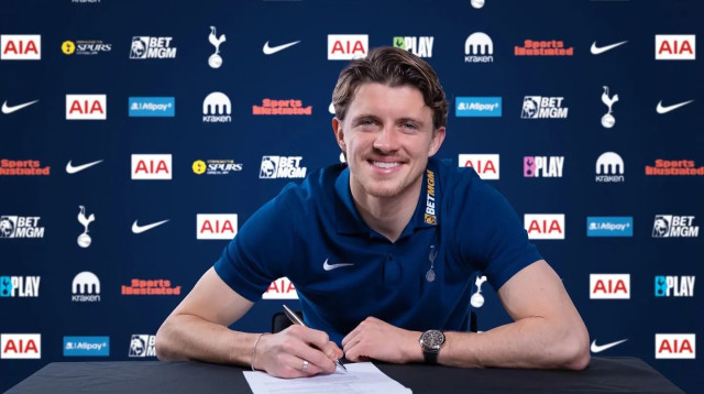 קונור גלאגר, טוטנהאם (צילום: אתר רשמי, טוטנהאם)