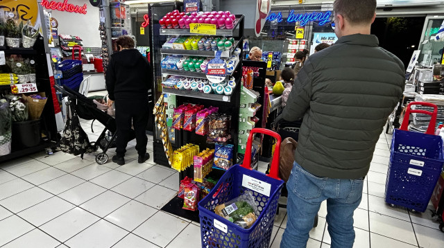 קניות בסופר (צילום: אבשלום ששוני)