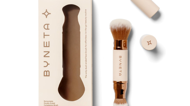 BYNETA -Retractable make up brush (צילום: Aya Wind)
