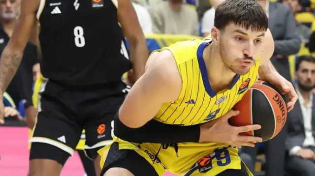 עזר לבלום את הריצה. סורקין (צילום: דני מרון)