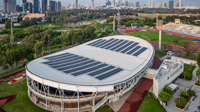 אצטדיון הוולדרום עם יריעות גמישות של אפולו פאוור (צילום: אורן אביבי)