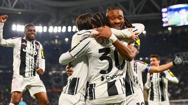 שחקני יובנטוס חוגגים (צילום: BSR Agency)