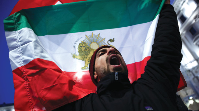 מפגינים למען איראן (צילום: רויטרס)