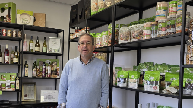 אביקם זינגר בעלים ומנכ"ל של "אגוז הכפר"  (צילום: יח"צ)
