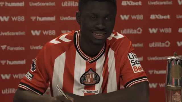 ז'וסלן טאבי, סנדרלנד (צילום: צילום מסך, ערוץ היוטיוב של סנדרלנד)