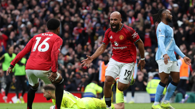 בריאן אמבומו, שחקן מנצ'סטר יונייטד (צילום: GettyImages, Darren Staples / AFP)