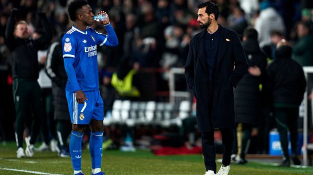 אלברו ארבלואה ווינסיוס (צילום: Diego Souto)