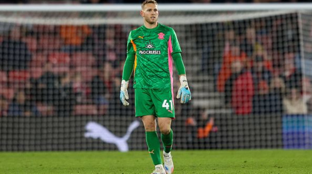 דניאל פרץ בהופעת בכורה בצ'מפיונשיפ במדי סאות'המפטון (צילום: Robin Jones)