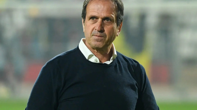 מאמן מכבי נתניה, רוני לוי (צילום: ברני ארדוב)