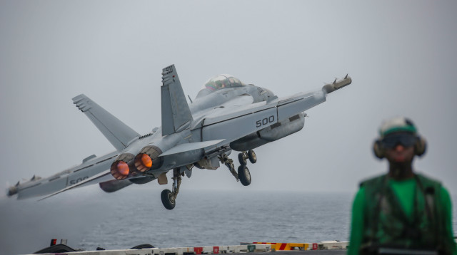  נושאת מטוסים אברהם לינקולן (צילום: רויטרס)