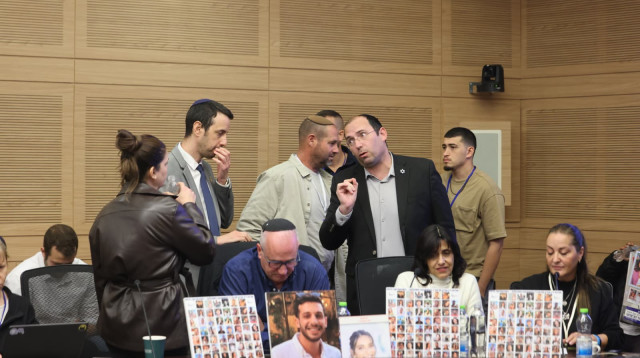 ח"כ שמחה רוטמן בוועדת חוקה, בדיון על חוק ועדת חקירה (צילום: מרק ישראל סלם)