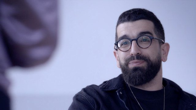 חנן בן ארי בתוכנית "ריאיון מיוחד" של קשת 12 (צילום: צילום מסך קשת 12)