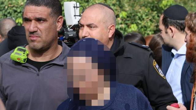 אחת הגננות בזירה בירושלים (צילום: מרק ישראל סלם)