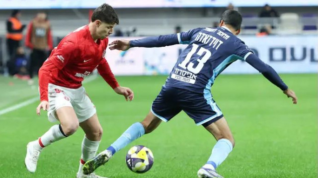 הפועל תל אביב מקווה שטוריאל יחזור עד הדרבי (צילום: דני מרון)