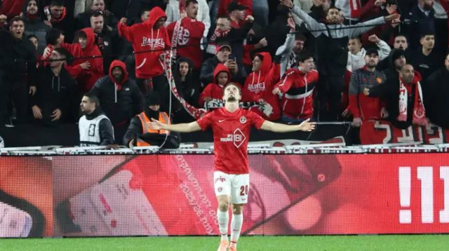 הרגשות התפרצו בסיום. רוטמן (צילום: דני מרון)