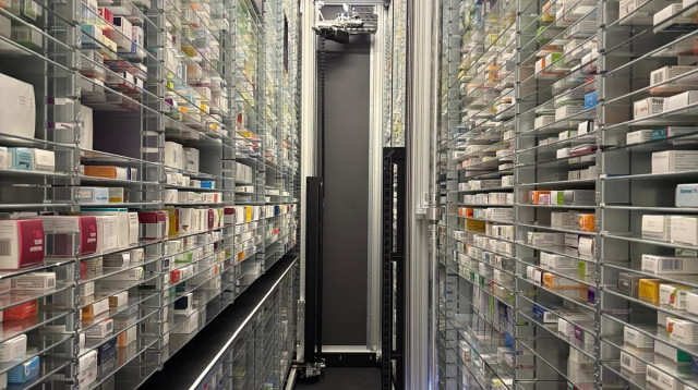 הרובוט החכם הראשון בבית מרקחת (צילום: דוברות כללית)