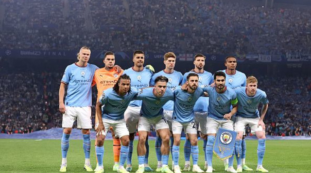 שחקני מנצ'סטר סיטי עונת 2022/23 (צילום: Alex Livesey - Danehouse)