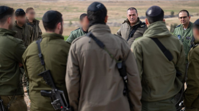 הרמטכ"ל עם הלוחמים החרדים (צילום: דובר צה"ל)