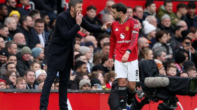 מייקל קאריק וברונו פרננדש (צילום: Neal Simpson/Allstar)