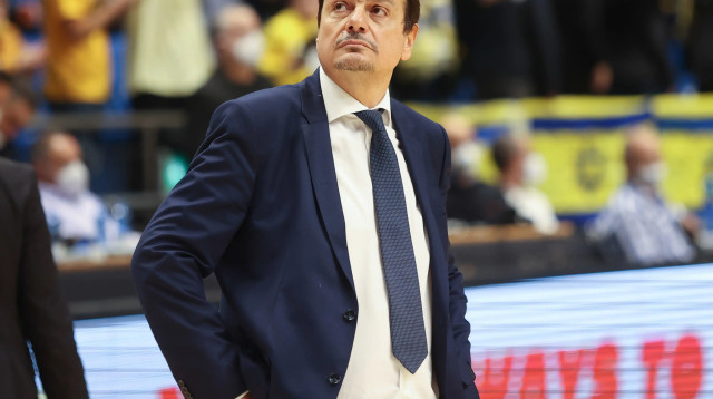 מאמן אנאדולו אפס ארגין עתמאן (צילום: דני מרון)