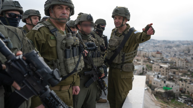 חיילי צה"ל והרמטכ"ל בשטח (צילום: דובר צהל)