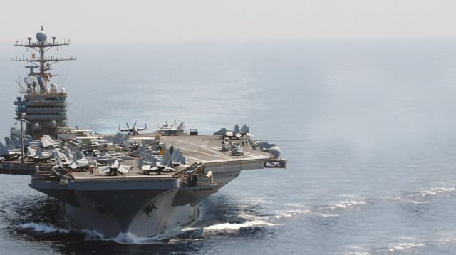 נושאת המטוסים האמריקאית (צילום: רויטרס)