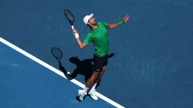 טיול בדרך לסיבוב השלישי. ג'וקוביץ' (צילום: רויטרס)