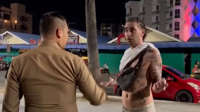 התייר הבריטיצילום  (צילום: צילום מסך)