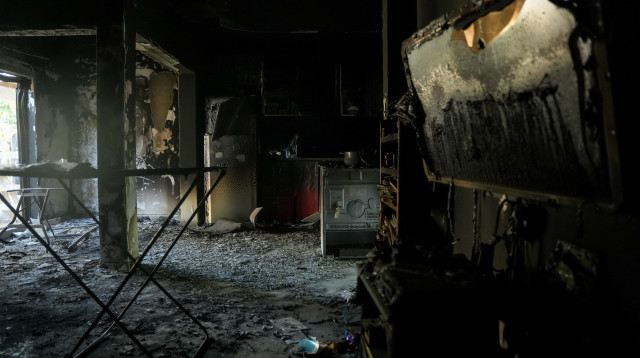 הרס בקיבוץ חולית (צילום:  אריק מרמור, פלאש 90)