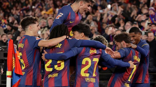 שחקני ברצלונה חוגגים (צילום: Soccrates Images)