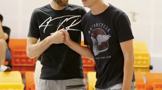 עודד קטש עם דורון שפר (צילום: ברני ארדוב)