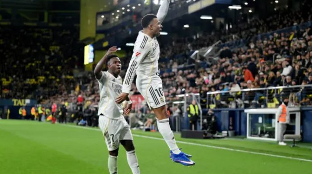 הצגה. אמבפה ו-ויניסיוס (צילום: GettyImages, David Ramos)