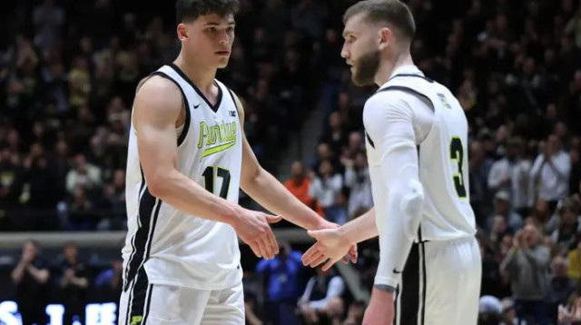 מאייר וכוכב פרדו בריידן סמית' (צילום: GettyImages, Justin Casterline)