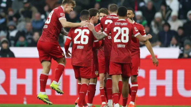 רוצים כרטיס לליגת האלופות. שחקני שטוטגרט חוגגים (צילום: GettyImages, Dean Mouhtaropoulos)