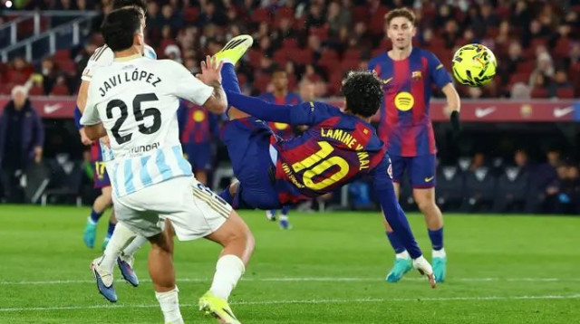 ביצוע יפהפה של לאמין ימאל בחצי מספרת (צילום: רויטרס)