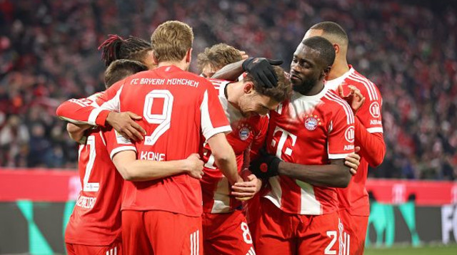 שחקני באיירן מינכן חוגגים (צילום: GettyImages)