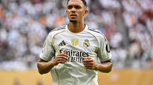 טרנט אלכסנדר-ארנולד (צילום: Luciano Bisbal)