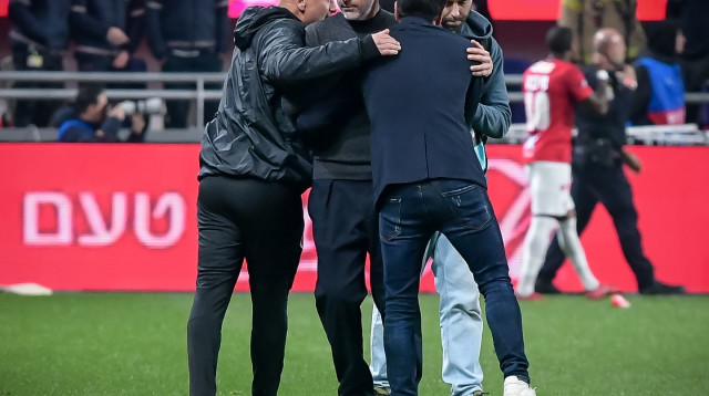 ז'ארקו לאזטיץ' עם אליניב ברדה (צילום: אריאל שלום)