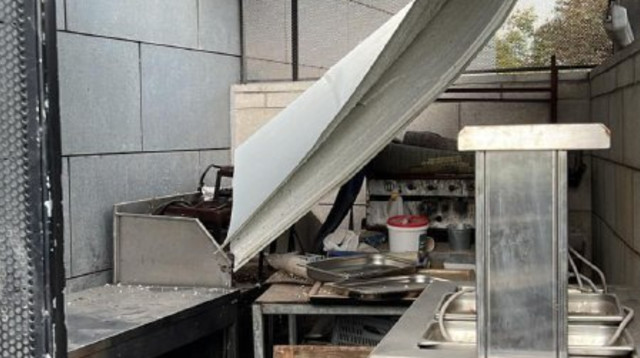 המחסן שקרס על הילד בחדרה  (צילום: רשתות חברתיות, שימוש לפי סעיף 27 א')