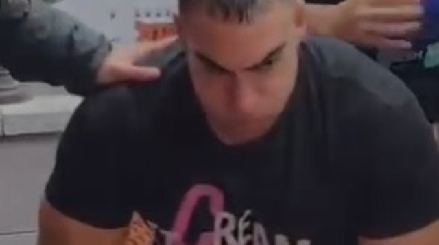 כוכב הרשת "פיט קרים" מתמוטט במהלך אתגר אכילה (צילום: צילום מסך)