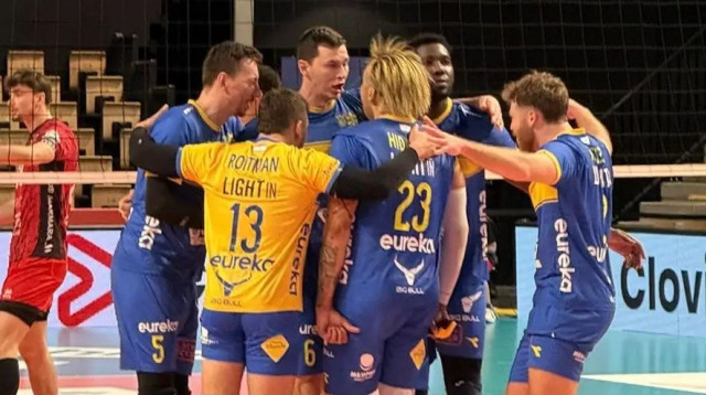 מכבי תל אביב בכדורעף (צילום: אתר רשמי, מכבי יעדים תל אביב)