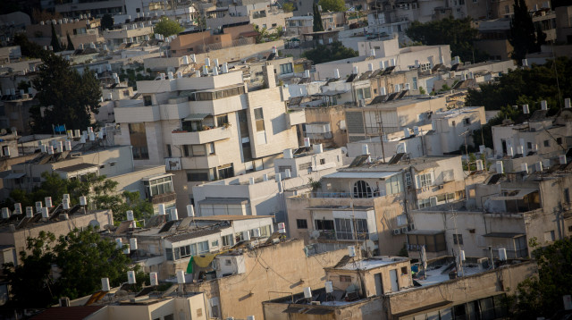 גגות בתל אביב, נוף תל אביב (צילום: Miriam Alster/Flash90)