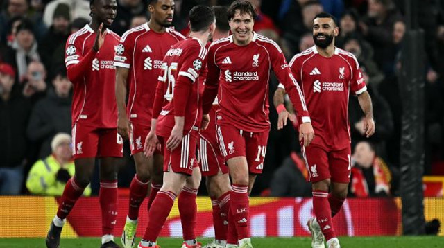 שחקני ליברפול חוגגים (צילום: Getty images)
