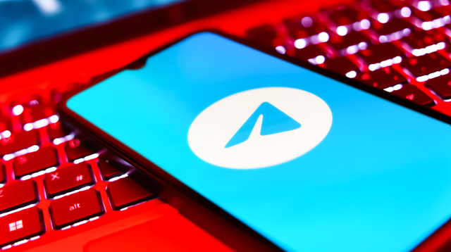 התכתב עם צעירה בטלגרם ומצא את עצמו במארב (צילום: שאטרסטוק)