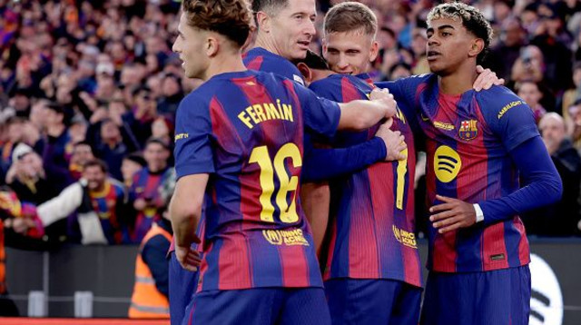 שחקני ברצלונה חוגגים (צילום: Getty images)