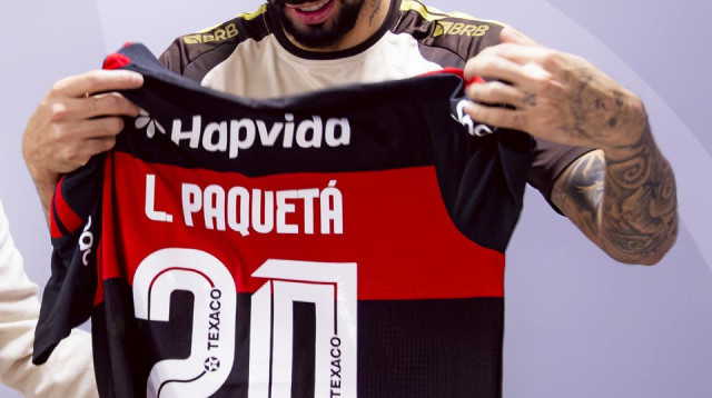 לוקאס פאקטה מוצג בפלמנגו (צילום: עמוד ה-X הרשמי של פלמנגו)