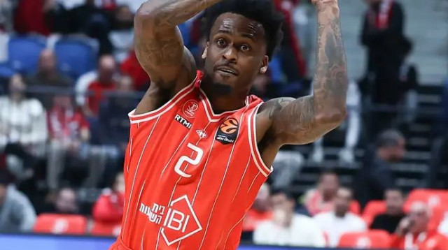 לוח משחקים נוח, לשם שינוי. בלייקני (צילום: דני מרון)