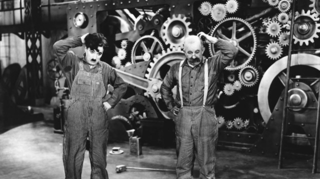 צ'ארלי צ'פלין בסרט "זמנים מודרנים" (צילום: באדיבות yes)
