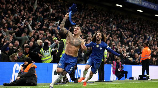 אנזו פרננדס חוגג (צילום: Richard Pelham)